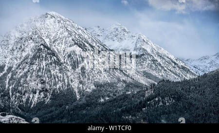 Montagnes couvertes de neige, Bad Hindelang, Allgaeu, Bavaria, Germany Banque D'Images