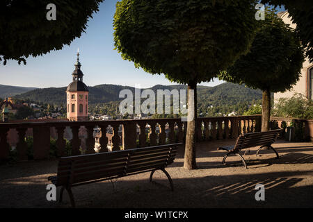 Vue panoramique sur Baden-Baden avec en face de l'église, ville thermale, Bade-Wurtemberg, Allemagne Banque D'Images