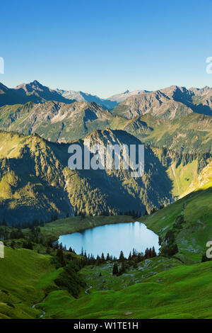 Lake, à Seealpsee, près de Nebelhorn Oberstdorf Allgaeu, Alpes, Allgaeu, Bavaria, Germany Banque D'Images