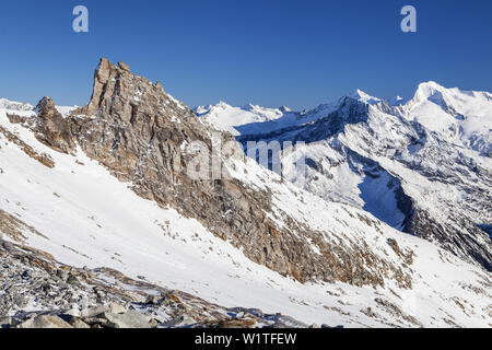 Vue de l'Gefrorene-Wand-Spitzen des Alpes du Zillertal et corne Schönbichler Großer Möseler et montagnes, Hintertux, Tyrol, Autriche, Europe Banque D'Images