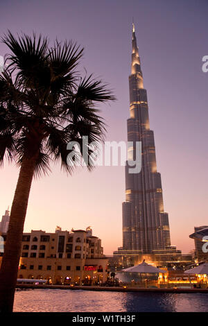 Burj Khalifa, plus haut gratte ciel du monde, 828 mètres, 2625 pieds, Burj Dubai, Dubai Emirats Arabes Unis Banque D'Images