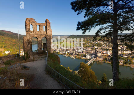 Au-dessus du château de Grevenburg Traben-Trarbach, Mosel, Rhénanie-Palatinat, Allemagne Banque D'Images