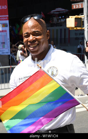 NEW YORK, NY - 30 juin : Brooklyn Borough Président Eric Adams assiste à la WorldPride 2019 NYC Pride le 30 juin 2019 à New York. Banque D'Images