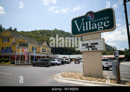 Saunooke secteur commercial de village Cherokee indian terre tribale, North Carolina, USA Banque D'Images