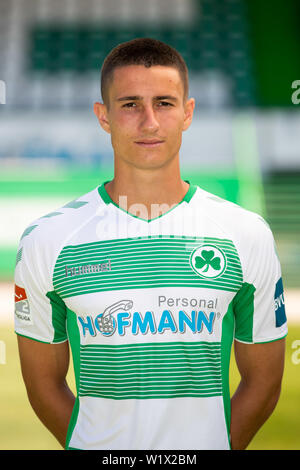 02 juillet 2019, la Bavière, Fürth : Soccer 2e Bundesliga : Fototermin Greuther Fürth-mer pour la saison 2019-2020 au Sportpark Ronhof Thomas Sommer. Marco Meyerhöfer. Photo : Daniel Karmann/dpa Banque D'Images