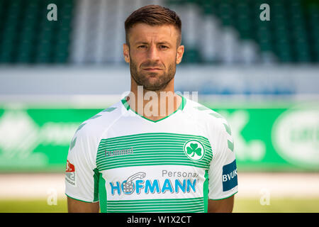 02 juillet 2019, la Bavière, Fürth : Soccer 2e Bundesliga : Fototermin Greuther Fürth-mer pour la saison 2019-2020 au Sportpark Ronhof Thomas Sommer. Marco Caligiuri. Photo : Daniel Karmann/dpa Banque D'Images