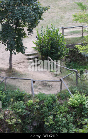 Un sentier sur la colline. Banque D'Images