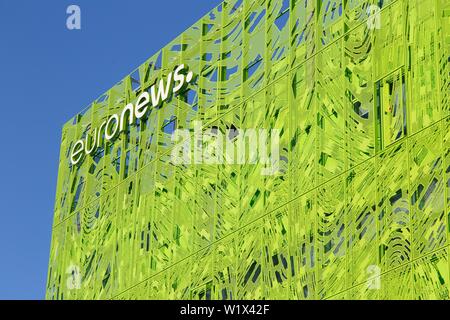 La chaîne de télévision Euronews, bâtiment façade verte moderne, Lyon, France Banque D'Images