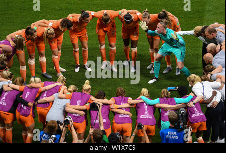 Lyon, France. 3 juillet, 2019. Les joueurs des Pays-Bas rassembler avant le match de demi-finale entre les Pays-Bas et la Suède à la 2019 Coupe du Monde féminine de la fifa à Stade de Lyon à Lyon, France, le 3 juillet 2019. Credit : Mao Siqian/Xinhua/Alamy Live News Banque D'Images