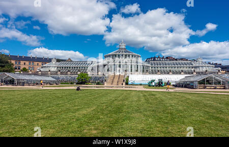 Le Jardin botanique de Copenhague (Botanisk ont) avec le palm house (Palmehuset) à Copenhague, Danemark Øster Voldgade Banque D'Images