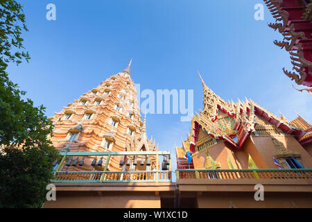 Wat Tham Khao Noi temple complexe près de Kanchanaburi, Thaïlande Banque D'Images