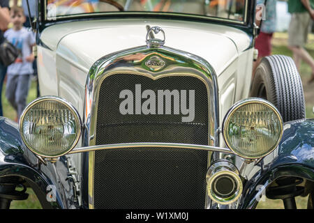 Bedford, Bedfordshire, Royaume-Uni le 2 juin 2019. Fragment de 1930 s Style Ford Modèle UN Saloon Banque D'Images