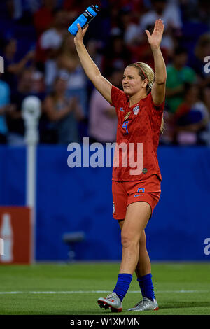 LYON, FRANCE - 02 juillet : Lindsey Horan des USA célèbre la victoire lors de la Coupe du Monde 2019 Cup France match de demi-finale entre l'Angleterre et USA au Stade de Lyon le 2 juillet 2019 à Lyon, France. (Photo de David Aliaga/MO Media) Banque D'Images