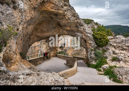 Ventano del Diablo (fenêtre du diable), point de vue au-dessus des arches naturelles Jucar Gorge, Serrania de Cuenca, près de Cuenca, Castille-La Manche, Espagne Banque D'Images
