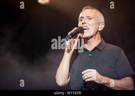 Roskilde, Danemark. Juillet 03rd, 2019. Le groupe de rock pop anglais Tears For Fears effectue un concert live au cours de la Danish music festival Festival de Roskilde en 2019. Chanteur et musicien ici Curt Smith est vu sur scène. (Photo crédit : Gonzales Photo - Thomas Rasmussen). Banque D'Images