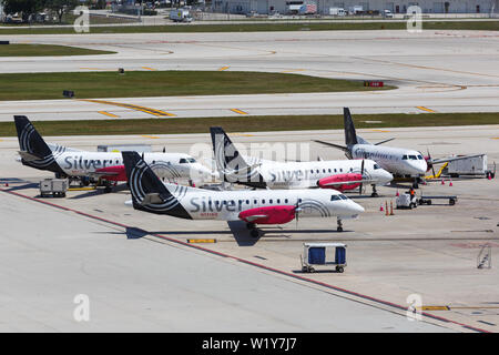 Fort Lauderdale, Floride - 6 Avril, 2019 : Silver Airways Saab 340 avions à l'aéroport de Fort Lauderdale (FLL) aux États-Unis. Banque D'Images