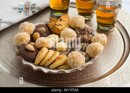 Fête traditionnelle marocaine des biscuits et un plateau Banque D'Images