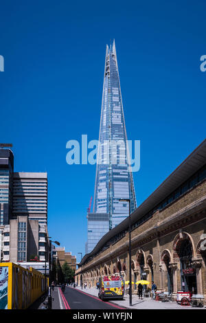 La Station London Bridge, St.Thomas rue à l'entrée/sortie après réaménagement, Borough de Southwark, Londres, Angleterre, Royaume-Uni Banque D'Images