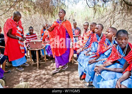 L'Afrique de l'Afrique;;Tanzanie;Maasai Women lors d'une réunion pour les Indepents. Toutes les images sont des modèles de fichiers validés B5101 Banque D'Images