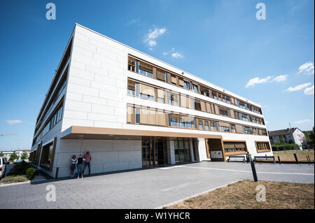 Bad Kreuznach, Allemagne. 06Th Juillet, 2019. La nouvelle justice centre Bad Kreuznach est situé dans le parc industriel général 'Rose'. La Justice Centre Bad Kreuznach, un nouveau bâtiment, a été achevée à la fin de 2017. Crédit : Andreas Arnold/dpa/Alamy Live News Banque D'Images