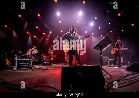 Roskilde, Danemark. Le 04 juillet, 2019. Roskilde, Danemark. Juillet 04th, 2019. Le chanteur et compositeur italien Vinicio Capossela effectue un concert live au cours de la Danish music festival Festival de Roskilde en 2019. (Photo crédit : Gonzales Photo/Alamy Live News Banque D'Images