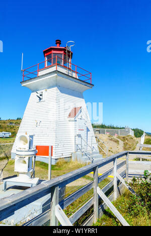 Vue sur le phare du cap Enragé, au Nouveau-Brunswick, Canada Banque D'Images