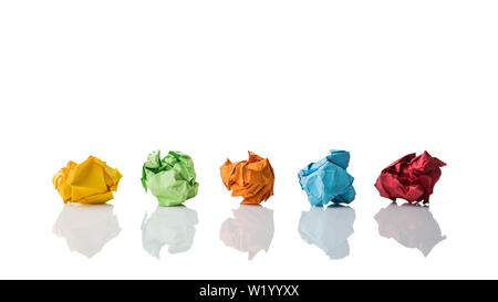 Damier symbolisant différentes solutions isolated on white Banque D'Images