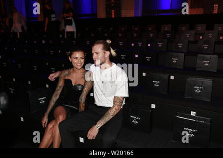 BERLIN, ALLEMAGNE - 03 juillet : Sophia Thomalla et Loris Karius avait assiste à l'Atelier Michalsky montrer lors de la Berlin Fashion Week printemps/été 2020 à ewerk le 3 juillet 2019 à Berlin, Allemagne. Banque D'Images