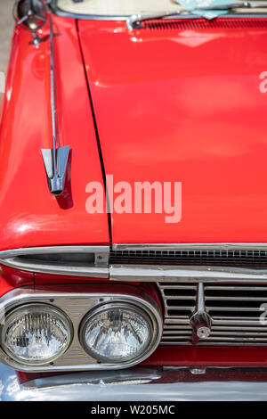 Détail d'une voiture Chevrolet 1959 rouge Banque D'Images