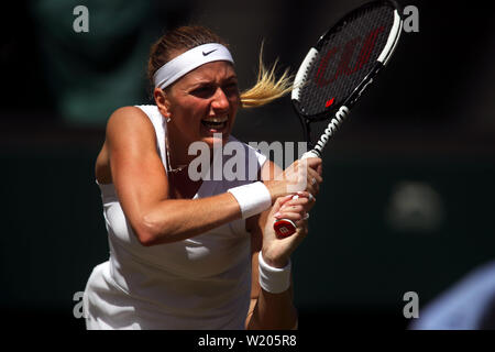 Londres, Royaume-Uni. Le 04 juillet, 2019. Wimbledon, 4 juillet 2019 - Petra Kvitova au cours de son deuxième tour contre Kristina Mladenovic aujourd'hui à Wimbledon. Crédit : Adam Stoltman/Alamy Live News Banque D'Images