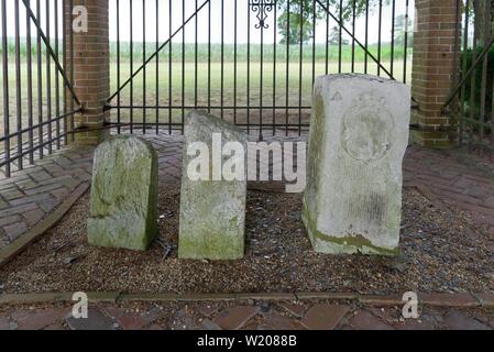 Mason Dixon Line radioborne intermédiaire et des marqueurs à partir de deux tentatives précédentes à délimiter les propriétés de William Penn et Lord Calvert en 1764. Banque D'Images