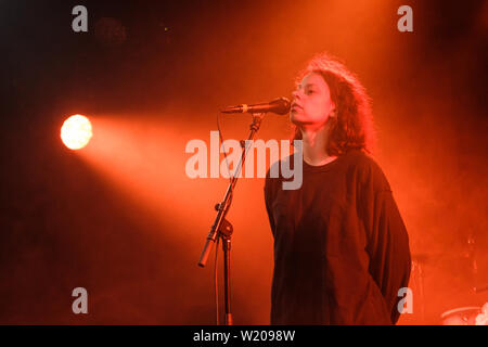 Roskilde, Danemark. Le 04 juillet, 2019. Roskilde, Danemark. Juillet 04th, 2019. La chanteuse et parolière Thirtsa effectue un concert live au cours de la Danish music festival Festival de Roskilde en 2019. (Photo crédit : Gonzales Photo/Alamy Live News Banque D'Images