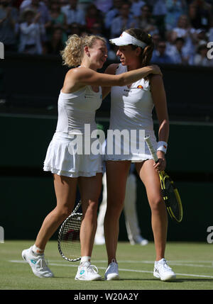 Wimbledon, Londres, Royaume-Uni. 4 juillet 2019. Tennis de Wimbledon, Londres, Royaume-Uni. Katerina Siniakova, Johanna Konta, le tournoi de Wimbledon 2019, 2019 Allstar Crédit : photo library/Alamy Live News Banque D'Images