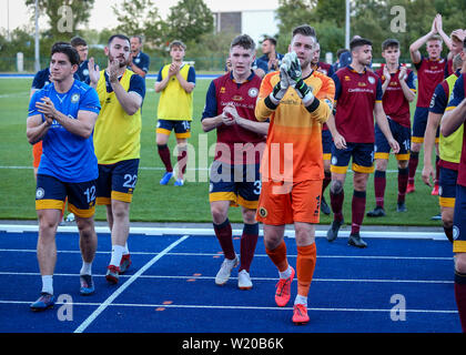 CARDIFF, Royaume-Uni. 4 juillet 2019. L'équipe de Cardiff a rencontré FC fans applaudis après avoir perdu le match d'Europa à la Cardiff International Sports Stadium. © Photo Matthieu Lofthouse - Photographe indépendant Crédit : Matthieu Lofthouse/Alamy Live News Banque D'Images