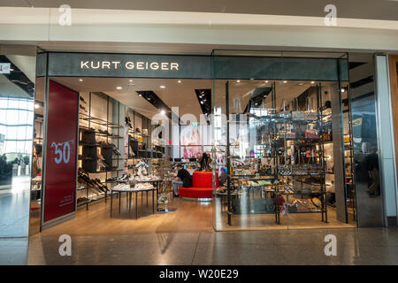 Kurt Geiger store dans le Terminal 5, de l'aéroport Heathrow de Londres, Royaume-Uni. Banque D'Images