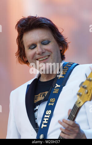 Sur la photo : Nicky Wire. Samedi 29 Juin 2019 Re : Manic Street Preachers concert au château de Cardiff, Pays de Galles, Royaume-Uni. Banque D'Images