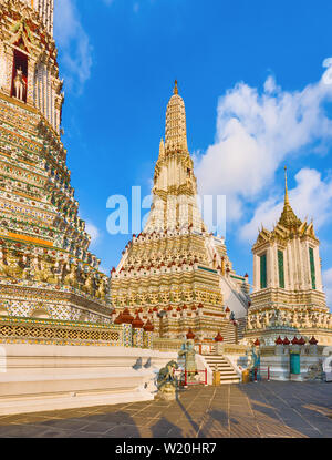 Belle vue de la guerre Arun un temple bouddhiste dans Bangkok Yai district de Bangkok, Thaïlande. Banque D'Images