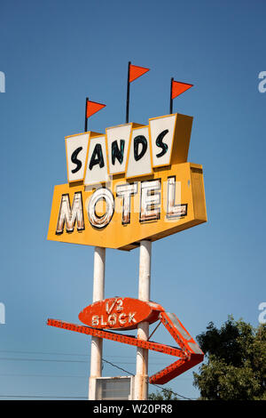 Vintage Motel signes sur la route 66 en subventions Nouveau Mexique USa Banque D'Images