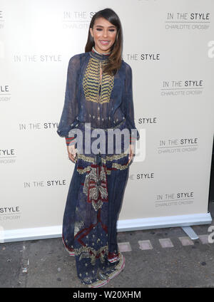 Londres, Royaume-Uni. Le 04 juillet, 2019. Melody Thornton assiste à la Charlotte Crosby dans le style de travail à Nikki's Bar à Londres. Credit : SOPA/Alamy Images Limited Live News Banque D'Images