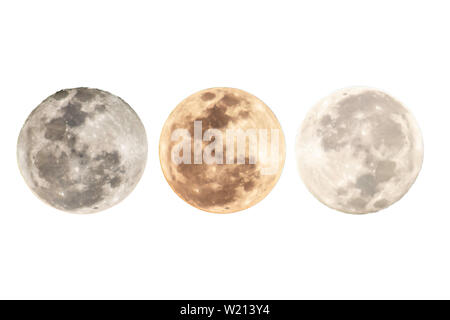 Isoleted pleine lune sur un fond blanc avec le changement de forme en fonction de la date et l'heure. Banque D'Images