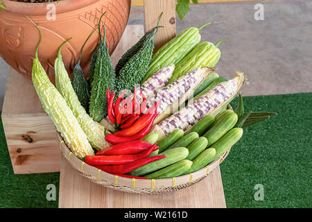 Légumes en Thaïlande , Concombre , Maïs Melon amer et piment rouge. Banque D'Images