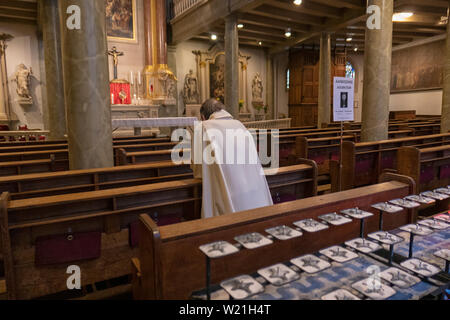 L'intérieur du Béguinage chapelle, dédiée à Saint Jean et Saint Ursula ; une chapelle catholique romaine dirigée par la Congrégation du Saint-Sacrement, en th Banque D'Images