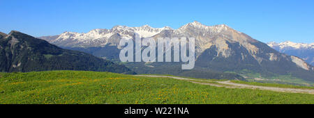 Vue imprenable de Obermutten, Canton des Grisons, Suisse. Banque D'Images