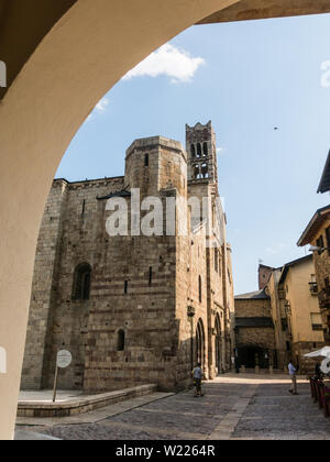 Seo de Urgell, Espagne - 11 août 2018 : la cathédrale de Santa María de Urgel est de style roman dans le style et date du 12ème siècle. Seo de Urgel. Banque D'Images