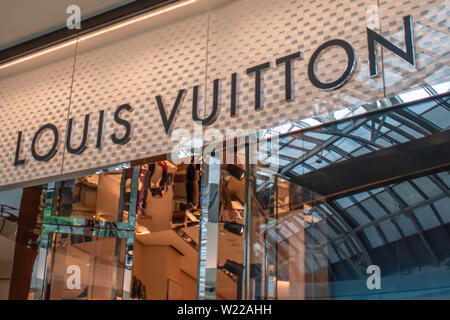 Orlando, Floride. Le 6 juin 2019 . Louis Vuitton signe dans le Mall at Millenia 18 Banque D'Images