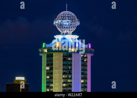 Orlando, Floride. 13 juin, 2019. Vue de dessus et colorés allumé Four Points Sheraton at International Drive Area. Banque D'Images