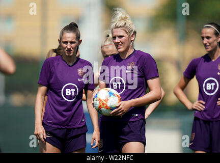 England's Millie clair durant une session de formation au Stade Charles-Ehrmann, Nice. Banque D'Images