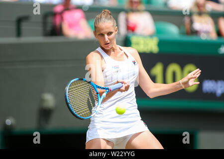 Karolina Pliskova de la République tchèque lors de la troisième série de match du Championnat de Tennis Wimbledon contre Su-Wei Hsieh de Taïwan à l'All England Lawn Tennis et croquet Club à Londres, Angleterre le 5 juillet 2019. (Photo de bla) Banque D'Images