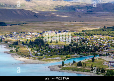 Le lac Tekapo Ville et le Lac Tekapo, région de Canterbury, île du Sud, Nouvelle-Zélande Banque D'Images