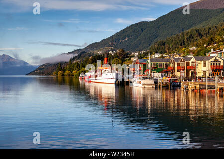 Le lac Wakatipu et Queenstown, Otago, île du Sud, Nouvelle-Zélande Banque D'Images